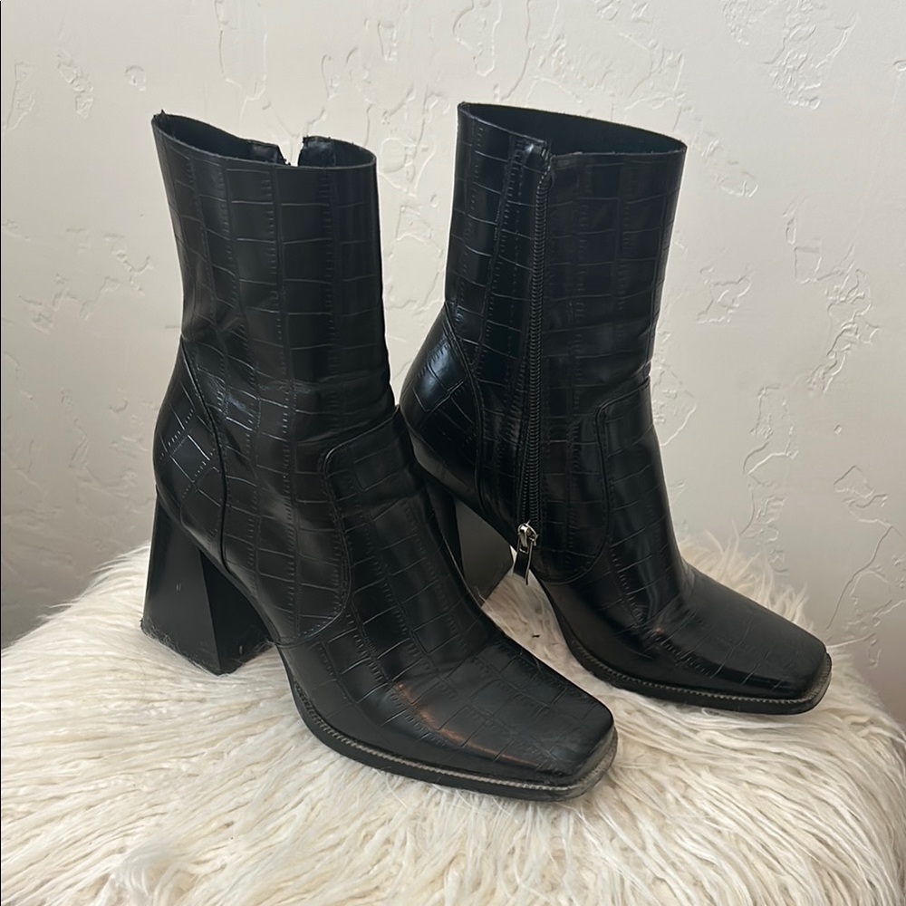 Princess Polly black boots. Worn a handful of times . Size 6, fits like a 6.5/7